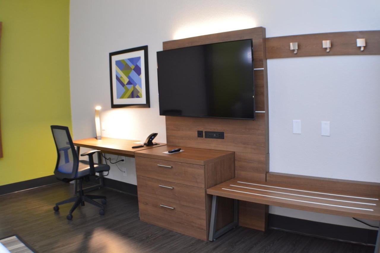 Holiday Inn Express Seguin By Ihg Exterior foto