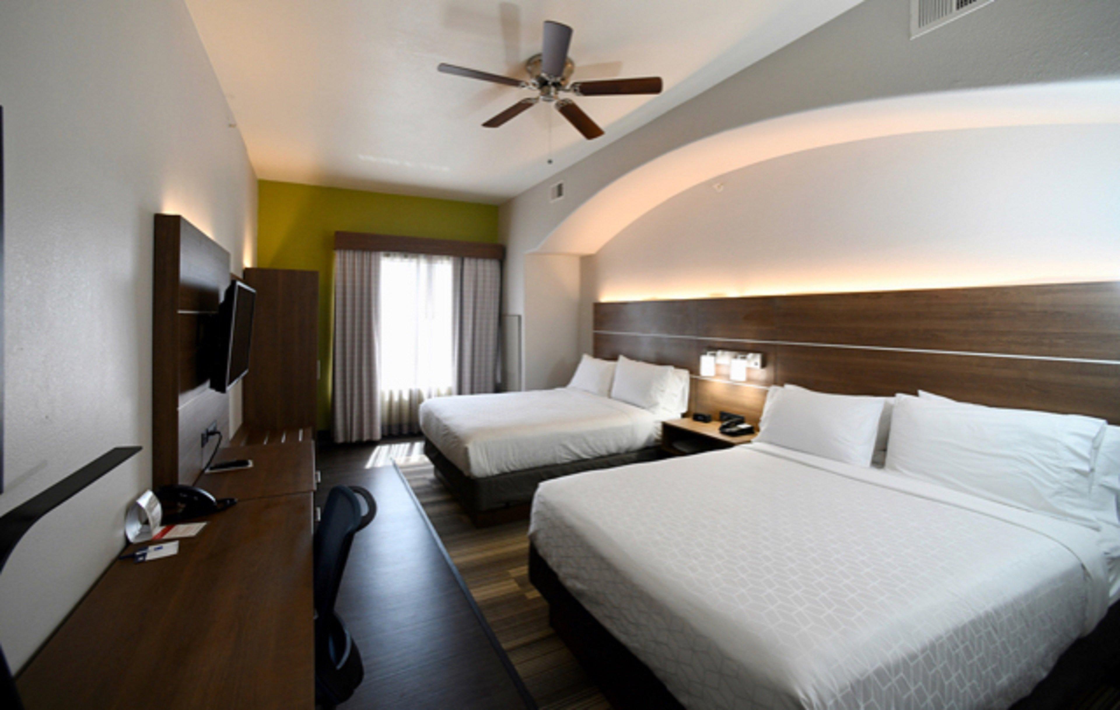 Holiday Inn Express Seguin By Ihg Exterior foto