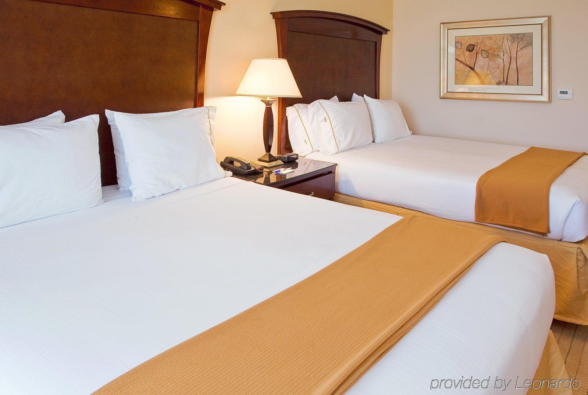 Holiday Inn Express Seguin By Ihg Exterior foto